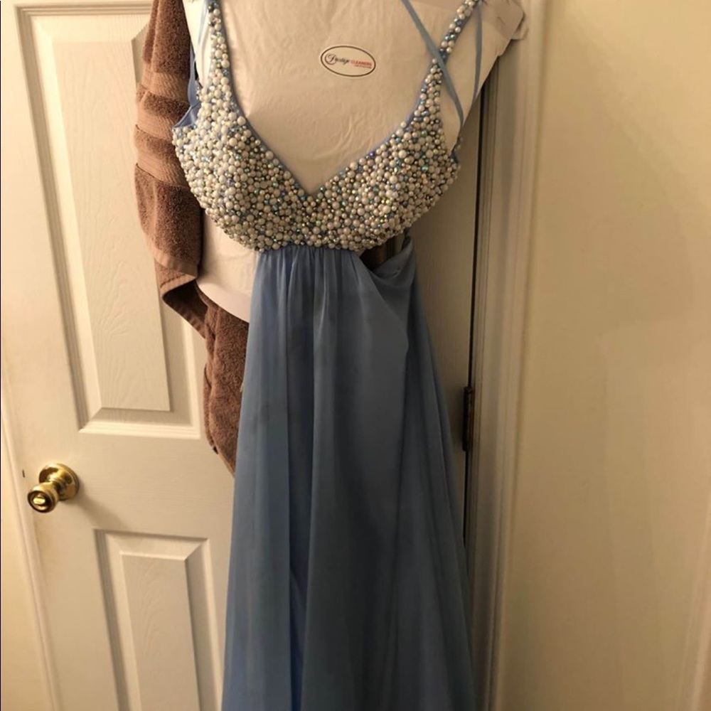Prom Dress - Picture 4 of 5